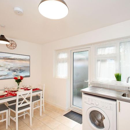 Stunning Four Bedroom House Close To Excel, O2 & Central London With Free Parking 外观 照片