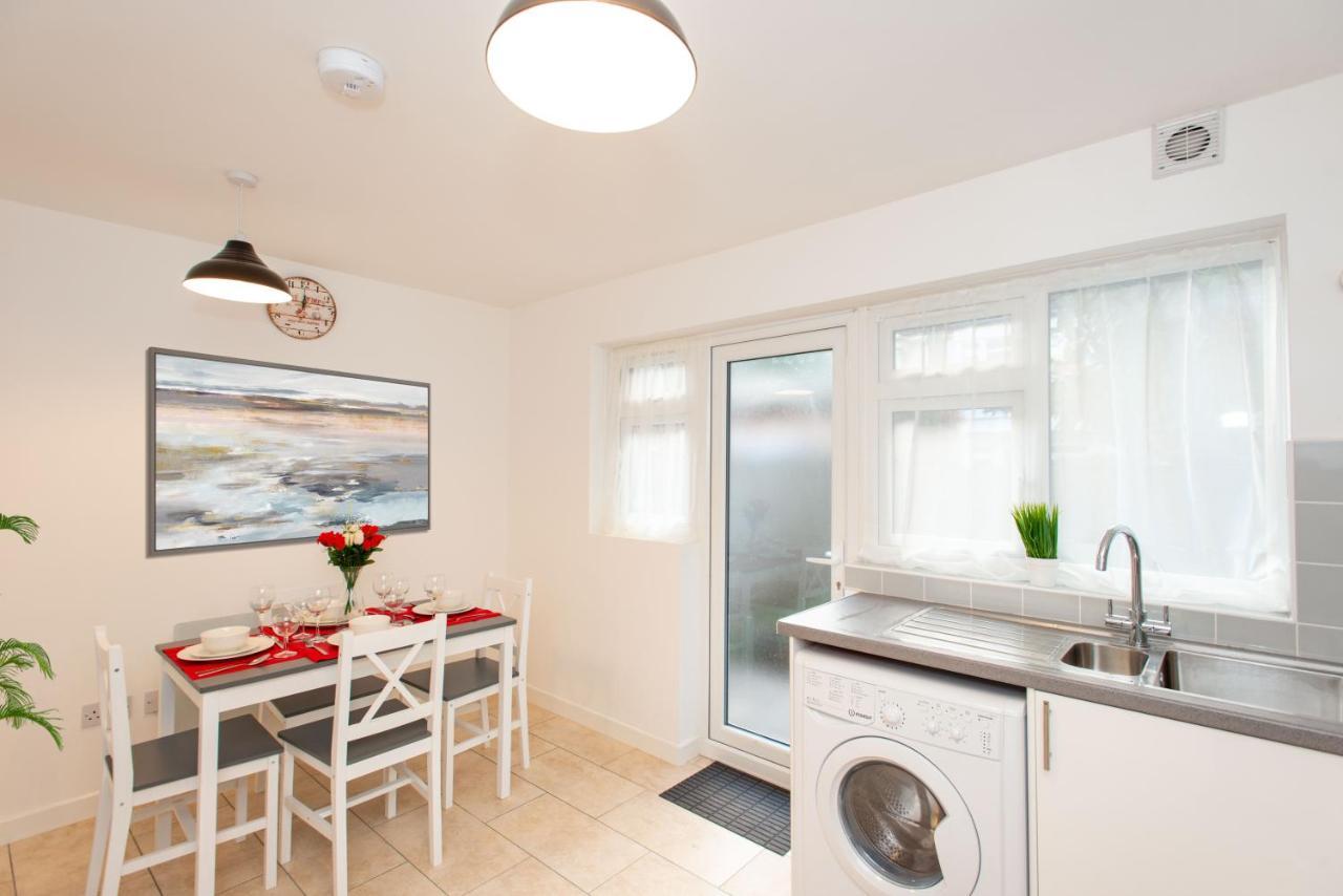 Stunning Four Bedroom House Close To Excel, O2 & Central London With Free Parking 外观 照片